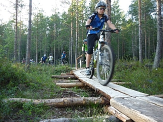 Seuran maastoyhteislenkillä.