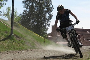 Vauhdikasta menoa Harju MTB:ssä. Kuva Kauko Saarinen.