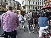 Vilkasta työmatkaliikennettä Kööpenhaminassa.